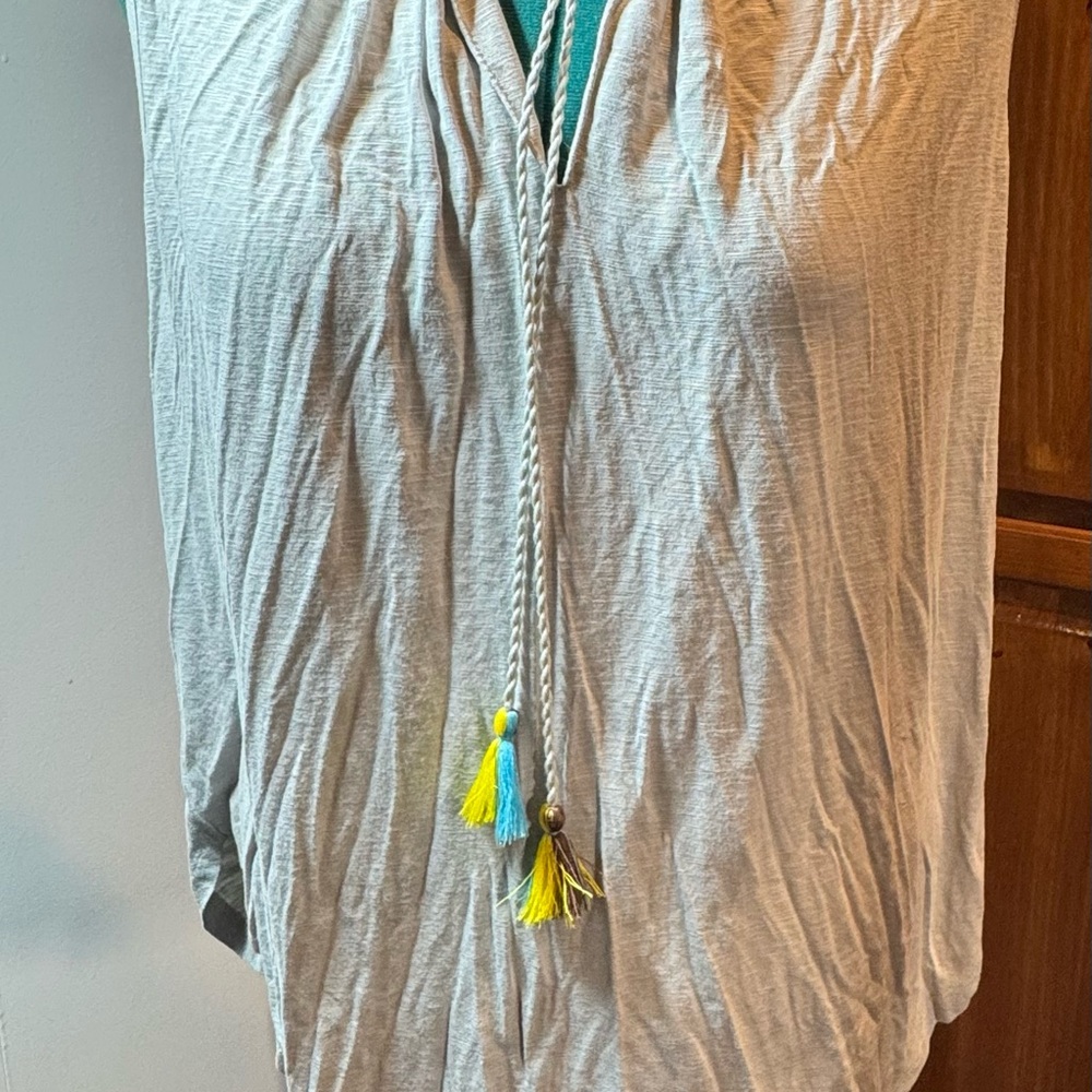 Melissa McCarthy Seven7 Light Gray Women’s V-Neck Tassel Tie Top